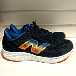 New Balance big kids extra wide shoes size 5, gently used, good condition!